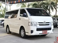 รถตู้เตี้ย Toyota Hiace 3.0 D4D MT รถใช้งานในครอบครัวเบาะธรรมดา 3 แถว
