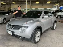 Nissan Juke 1.6 V ปี 2014 สีบรอนซ์ Auto FullOption 