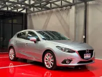 2016 MAZDA 3 2.0S 5 ประตู รถมือเดียวป้ายแดง วิ่งเพียง 90,000 กม เข้าศูนย์ทุกระยะ ไม่มีอุบัติเหตุครับ