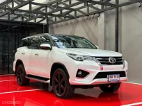 2019 TOYOTA FORTUNER TRD รถมือเดียวออกป้ายแดง รถวิ่งน้อย ประวัติศูนย์ครบ ไม่เคยมีอุบัติเหตุครับ