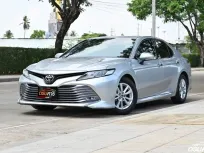 Toyota Camry 2.0 G 2021 รถบ้านมือเดียวใช้งานน้อยไมล์เพียง 2 หมื่นกว่าโล