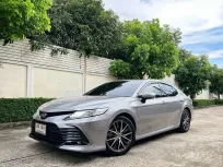 2022 Toyota CAMRY 2.5 Premium รถเก๋ง 4 ประตู รถบ้านแท้ ไมล์น้อย  มือเดียวป้ายแดง 