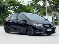 2018 Honda JAZZ 1.5 i-VTEC รถเก๋ง 5 ประตู ดาวน์ 0%