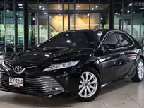 2019 Toyota CAMRY 2.5 HV Premium รถเก๋ง 4 ประตู ออกรถฟรีดาวน์ 