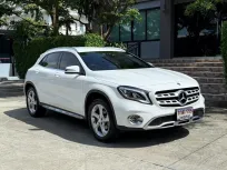 2019 BENZ GLA 200 FACELIFT รถออกศูนย์ BENZ THAILAND รถวิ่งน้อยเพียง 70,000 กม รถไม่มีอุบัติเหตุครับ