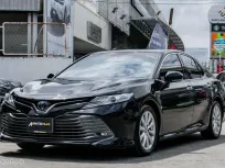 2021 Toyota Camry 2.5 Hybrid Premium รถสวยสภาพพร้อมใช้งาน ไม่แตกต่างจากป้ายแดงเลย 