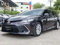 2022 Toyota Camry 2.5 Sports รถสวยสภาพพร้อมใช้งาน ไม่แตกต่างจากป้ายแดงเลย