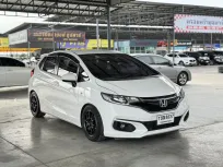 Honda Jazz 1.5 ตัวS สีขาว ปี 2020 ราคาพิเศษ สีขาวสวย