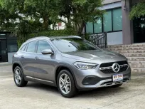 2022 BENZ GLA 200 รถมือเดียวป้ายแดง วิ่งน้อยเพียง 50,000 กม รถเข้าศูนย์ทุกระยะ ไม่มีอุบัติเหตุครับ