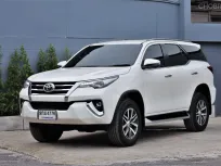 Toyota Fortuner 2.4 V (2wd) ปี 2019 การันตรีไมล์แท้ รถสวยสภาพดี รถออกป้ายแดง เจ้าของมือเดียว