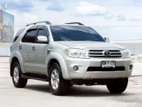 ด่วน! TOYOTA Fortuner 2.7 V ปี 2011 พร้อมใช้งาน คุ้มค่า