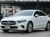 Mercedes-Benz A200 1.3  2022 มือเดียวเช็คศูนย์ ไมล์น้อย เครื่องเกียร์สมบูรณ์ ฟังก์ชั่นครบ คู่มือครบ