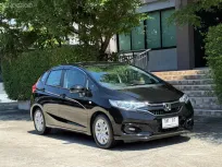 2019 HONDA JAZZ GK รถมือเดียวออกป้ายแดง รถวิ่งน้อย เข้าศูนย์ตามระยะ รถไม่เคยมีอุบัติเหตุครับ