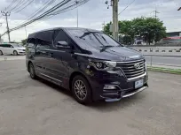 ขายรถ Hyundai H-1 2.5 Elite NS ปี 2024 สภาพดีมาก มือเดียวป้ายแดง ไมล์น้อยสุด 