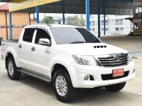 Toyota Vigo 2.5G Prerunner สีขาว เกียร์ออโต้ ปี2014