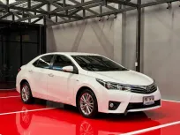 2016 TOYOTA ALTIS 1.8 V รถมือเดียวออกป้ายแดง รถวิ่งน้อย เข้าศูนย์ทุกระยะ รถไม่เคยมีอุบัติเหตุครับ