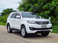 Toyota Fortuner 2.5 V 2014 รถครอบครัวพร้อมใช้งาน ไมล์น้อย มือเดียวป้ายแดง  