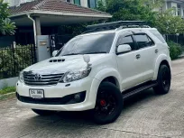  TOYOTA Fortuner 3.0 V 4WD   เครื่องยนต์: ดีเซล เกียร์:AT ปี: 2013 สี:ขาว 