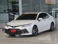 Toyota CAMRY 2.5 HEV Premium Luxury ปี 2022 สวยสภาพป้ายแดง ไมล์แท้4*,***โล รถบ้านมือเดียว ฟรีดาวน์