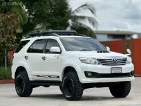 TOYOTA FORTUNER 3.0 V 4WD ปี 2013 สีขาว 