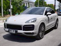 2023 PORSCHE CAYENNE 3.0 E-HYBIRD สี Crayon ภายในแดง