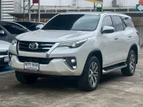 Toyota Fortuner 2.4 V 2017 รถสภาพดีพร้อมใช้งาน