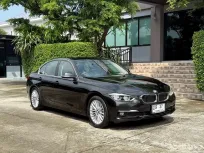 2019 BMW 320D F30 LCI รถมือเดียวออกป้ายแดง รถวิ่งน้อย เข้าศูนย์ทุกระยะ รถไม่เคยมีอุบัติเหตุครับ