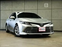 2019 Toyota CAMRY 2.0 G AT ไมล์แท้ 6 หมื่น (วิ่งน้อย) มือเเรกป้ายเเดง ประวัติการดูแลรักษารถดี B5737