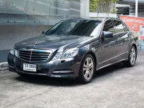 2011 MERCEDES BENZ E200 1.8 (CGI) รถไมล์แท้ 53,600 KM มีประวัติเข้าศูนย์ รถสีเดิม น็อตไม่เคยขยับ
