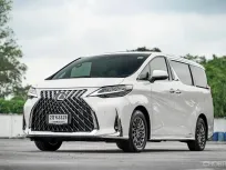 New !! Lexus LM300h 7Seat ปี 2020 เลขไมล์นางฟ้า 67,000 กม. เท่านั้น รถมือเดียวป้ายแดง 