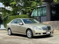 2011 BENZ E200 CGI ( รถมือเดียวออกป้ายแดง ) รถวิ่งน้อย เข้าศูนย์ตามระยะ ไม่เคยมีอุบัติเหตุครับ 