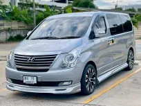 Hyundai H1 2.5 Deluxe (A2) ออโต้ ดีเซล สีเทา ปี2013