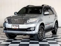 TOYOTA FORTUNER 3.0 V.CHAMP.4WD.ภายในสีดำ เกียร์ออโต้ ปี 2015