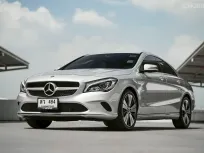 Benz CLA200 Urban Facelift ปี 2017 มือเดียว ป้ายแดง รถบ้าน100%