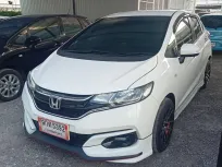 2019 Honda JAZZ 1.5 i-VTEC รถเก๋ง 5 ประตู ฟรีดาวน์