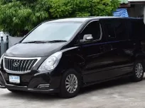 Hyundai H1 Delux  ปี 2018 วิ่ง 12*,*** กม เครื่องยนต์ ดีเซล เทอโบแปรผัน ขนาด 2.5 ลิตร
