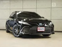 2022 Toyota CAMRY 2.5 HEV Premium Sedan AT ไมล์แท้ 6 หมื่น รับประกัน5 ปี 150,000 KM B2563