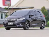 2019 Honda JAZZ 1.5 i-VTEC RS รถเก๋ง 5 ประตู ดาวน์ 0% รถบ้านมือเดียวไมล์น้อย  
