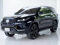 TOYOTA FORTUNER 2.4 V Leader 2WD ปี 2020 จด 2021