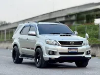 Toyota Fortuner 3.0 V ดีเซล 4x4 ปี 2012
