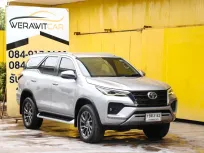 Toyota FORTUNER 2.4 V 4WD SUV ปี 2020 ปลายปี ระบบขับเคลื่อน 4 ล้อ เครื่องดีเซล เกียร์ Auto