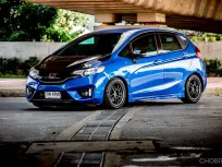2015 Honda JAZZ 1.5 i-VTEC รถเก๋ง 5 ประตู 
