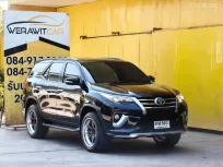Toyota FORTUNER 2.4 V SUV ปี 2016 เครื่องดีเซล เกียร์ Auto รถสวย ไม่มีชนหนัก หรือ จอดแช่น้ำ