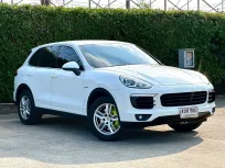 สนใจ Porsche Cayenne 3.0 E-Hybrid 2015 รถศูนย์ AAS ไมล์น้อย มือเดียวป้ายแดง  