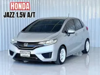 รถบ้าน มีวารันตีเกียร์ เครื่องยนต์ Honda JAZZ 1.5V i-VTEC รถเก๋ง 5 ประตู 