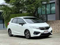 2020 HONDA JAZZ GK RS รถมือเดียวออกป้ายแดง สภาพป้ายแดง รถวิ่งเพียง 40,000 กม รถไม่มีอุบัติเหตุครับ
