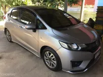 2016 Honda JAZZ 1.5 i-VTEC รถเก๋ง 5 ประตู 