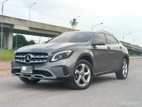 Mercedes-Benz GLA 200 Facelift ปี 2020 สีเทาเข้ม