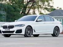 BMW 5 Series 520d M-sport Lci 2021 ขายรถสวยไมล์น้อย สีเดิมทุกชิ้น  