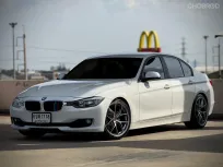 BMW 3 Series 320i 2.0 2015 รถหรู สมรรถนะเยี่ยม